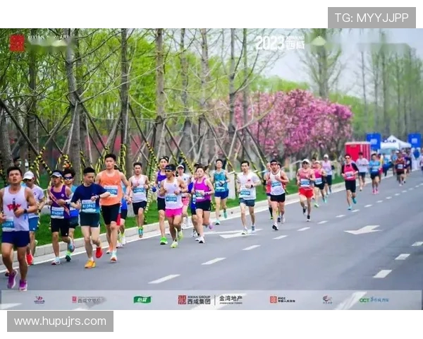 西安飞盘队在城市马拉松中的拼搏历程与奋斗精神展现