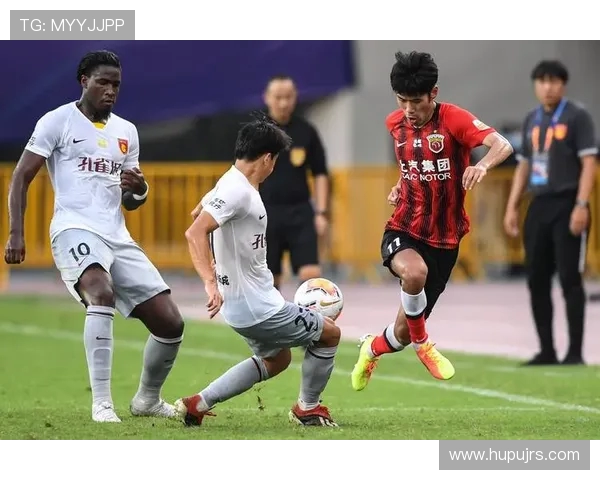 中超焦点战上港迎战建业双方全力争胜展现足球魅力