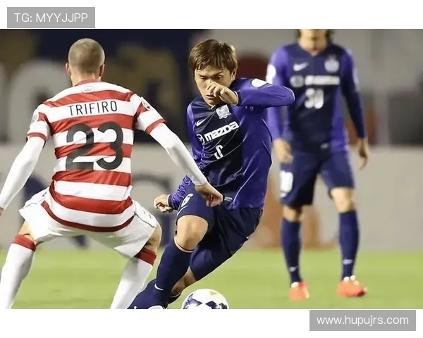 广岛三箭迎战神户胜利争夺联赛积分与荣誉的激烈对决