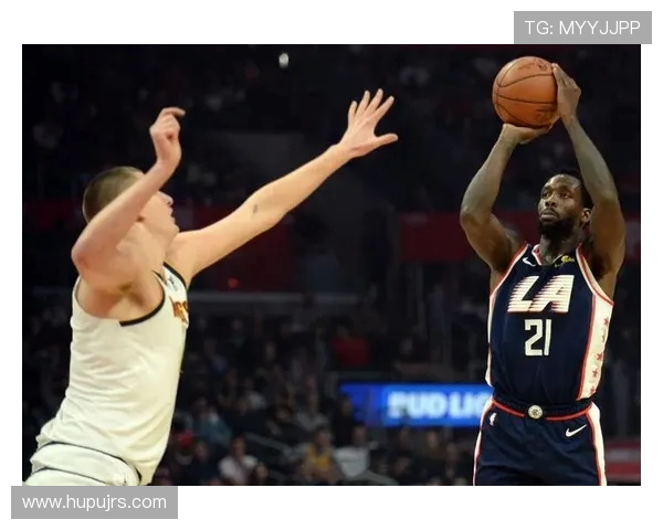 掘金队对阵黄蜂队创下58分胜差的精彩比赛回顾与分析