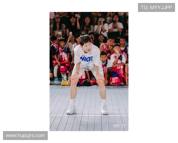 杨磊专访：从青涩少年到足球明星的成长之路回顾